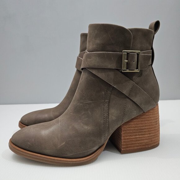 NEW Korks Kork Ease Shyla Ankle Bootie Size 9 Taupe Block Heel Buckle Strap - Picture 1 of 14